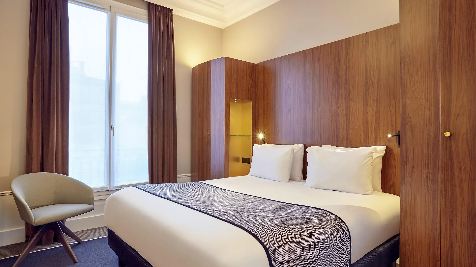 - Gare De Lyon Bastille By Ihg Hotel 4*